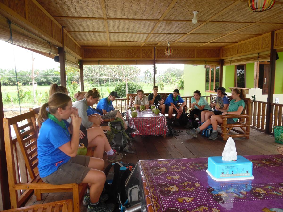 בוקיט לוואנג Ambow Homestay Jungle Trekking & Village Tour מראה חיצוני תמונה